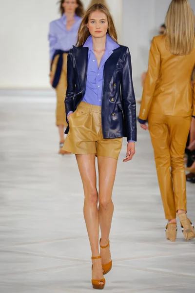 Look 30